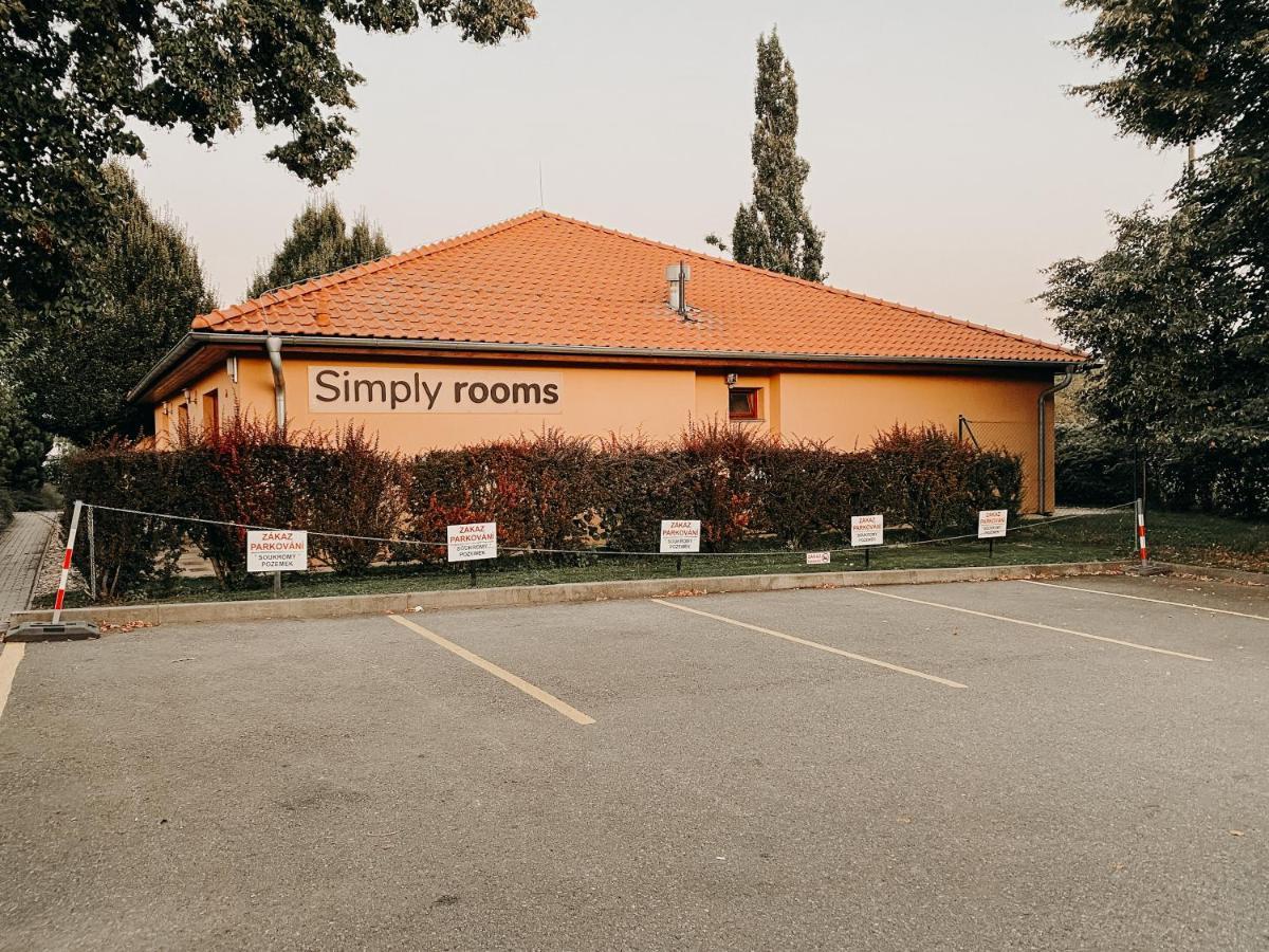 Simply Rooms Slavkov u Brna Esterno foto
