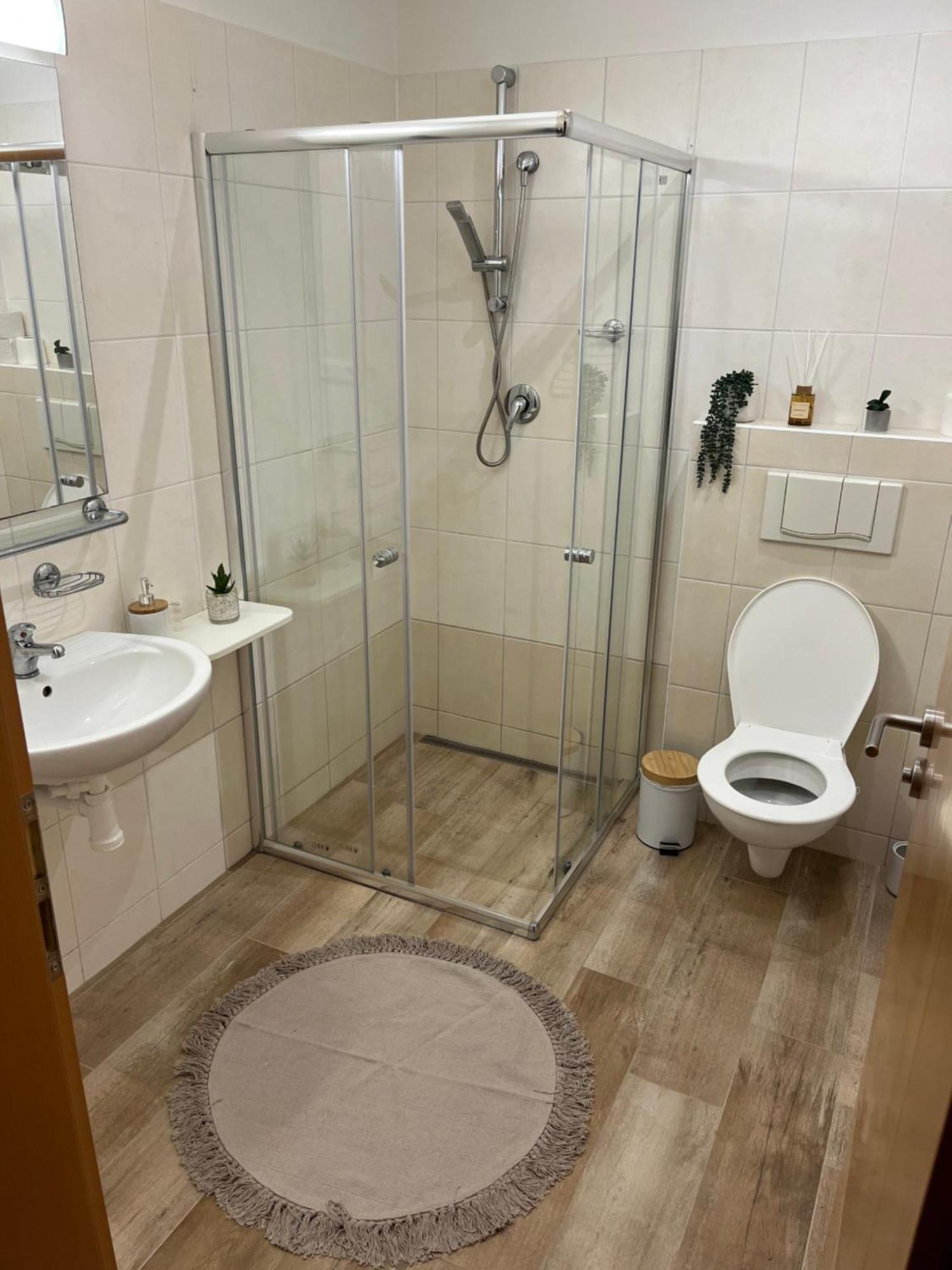 Simply Rooms Slavkov u Brna Esterno foto