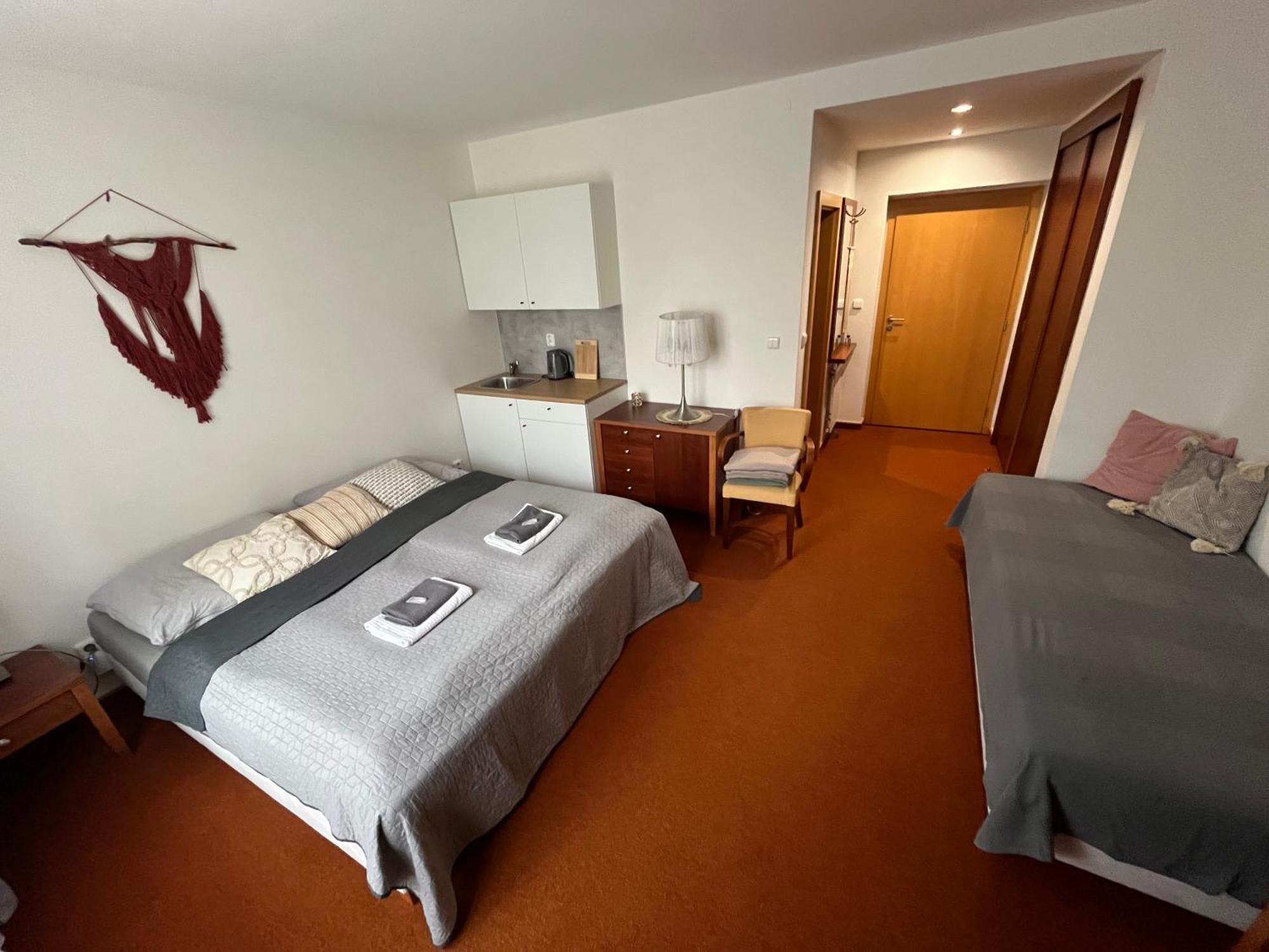 Simply Rooms Slavkov u Brna Esterno foto